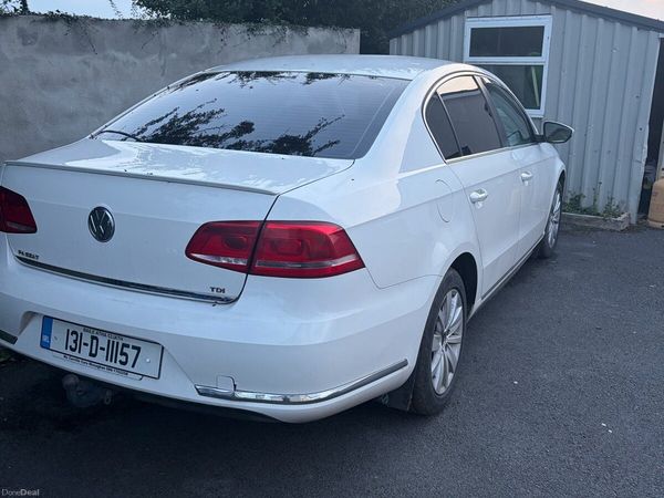 Volkswagen Passat Saloon, Diesel, 2013, White