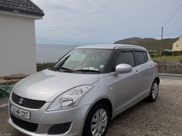 Suzuki Swift Hatchback, Petrol, 2013, Silver