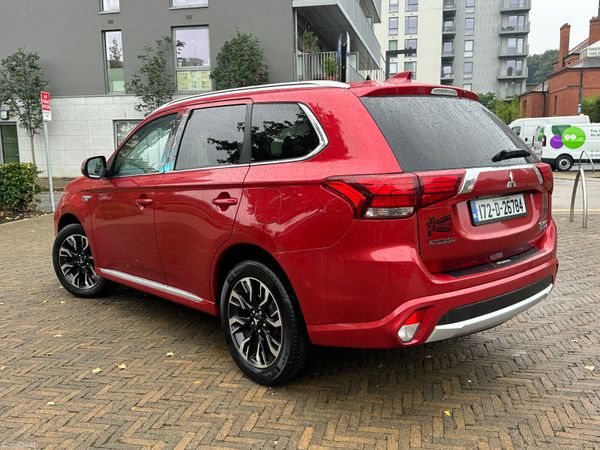 Mitsubishi Outlander SUV, Petrol Plug-in Hybrid, 2017, Red