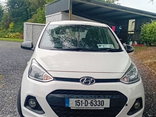 Hyundai i10 Hatchback, Petrol, 2015, White