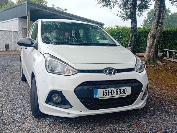Hyundai i10 Hatchback, Petrol, 2015, White