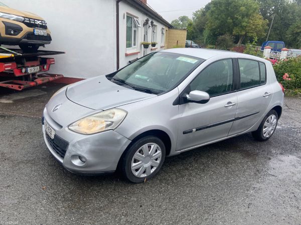 Renault Clio Hatchback, Ethanol Petrol, 2011, Silver