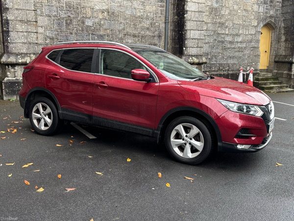 Nissan Qashqai MPV, Diesel, 2019, Red