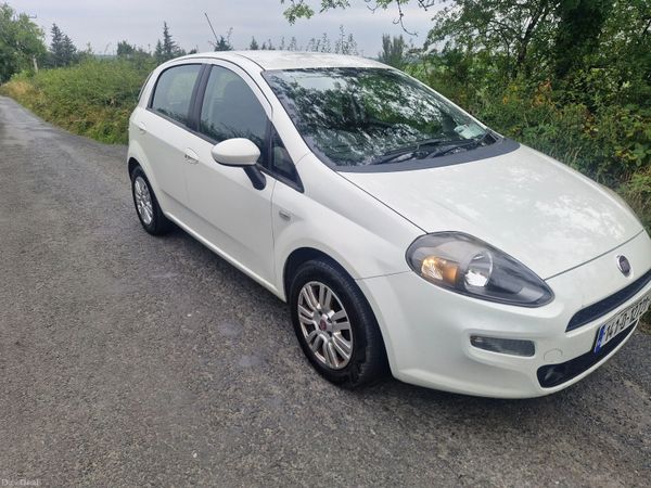 Fiat Punto Hatchback, Petrol, 2014, White