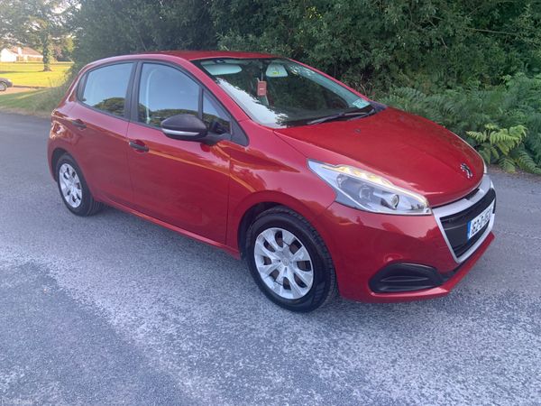 Peugeot 208 Hatchback, Petrol, 2016, Red