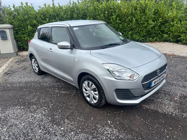 Suzuki Swift Hatchback, Petrol, 2019, Silver