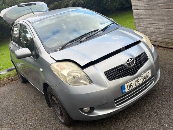 Toyota Yaris Hatchback, Petrol, 2006, Silver