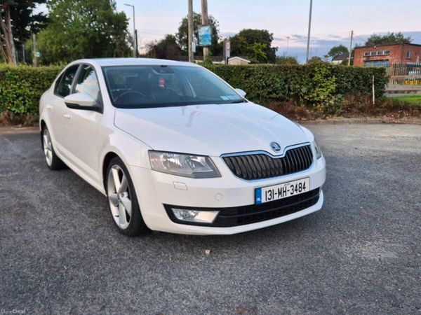 Skoda Octavia Hatchback, Diesel, 2013, White