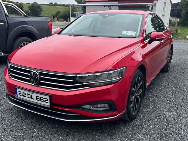 Volkswagen Passat Saloon, Diesel, 2021, Red