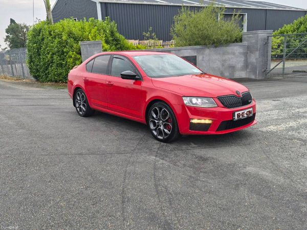 Skoda Octavia Saloon, Diesel, 2016, Red