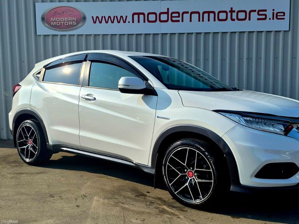 Honda Vezel SUV, Petrol Hybrid, 2020, White