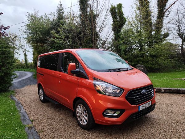 Ford Tourneo Custom MPV, Diesel, 2022, Orange