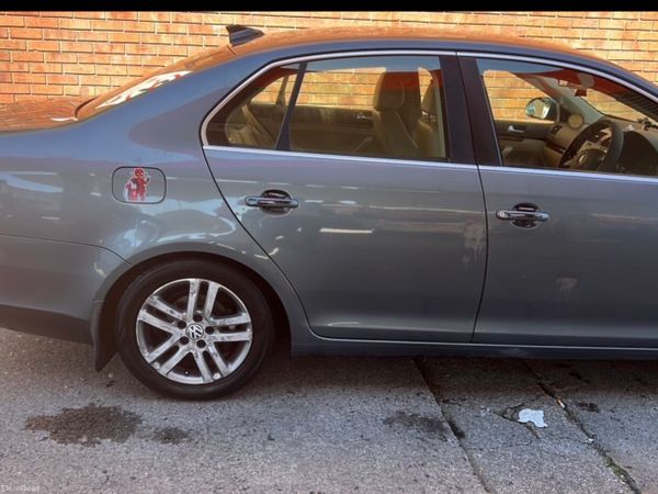 Volkswagen Jetta Saloon, Petrol, 2008, Green