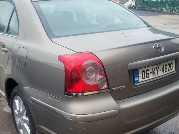Toyota Avensis Saloon, Petrol, 2006, Beige