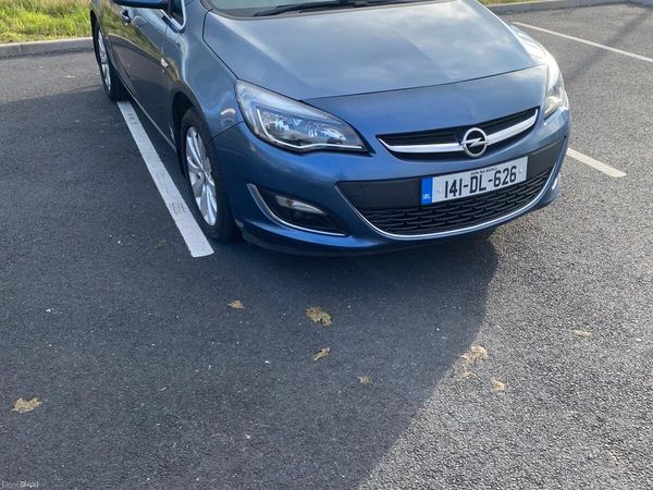 Opel Astra Saloon, Diesel, 2014, Blue