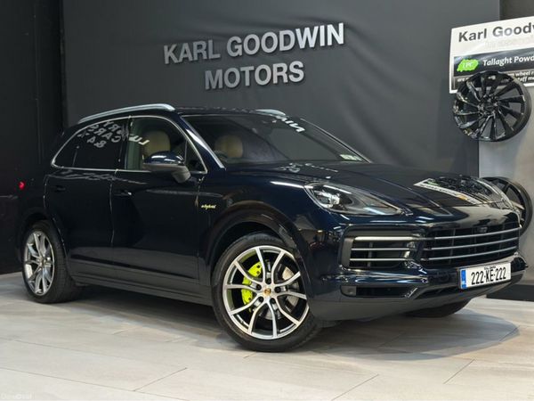 Porsche Cayenne SUV, Petrol Plug-in Hybrid, 2022, Blue