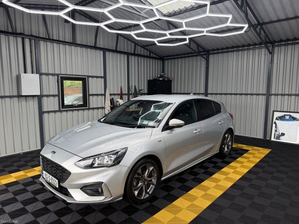 Ford Focus Hatchback, Petrol, 2019, Grey