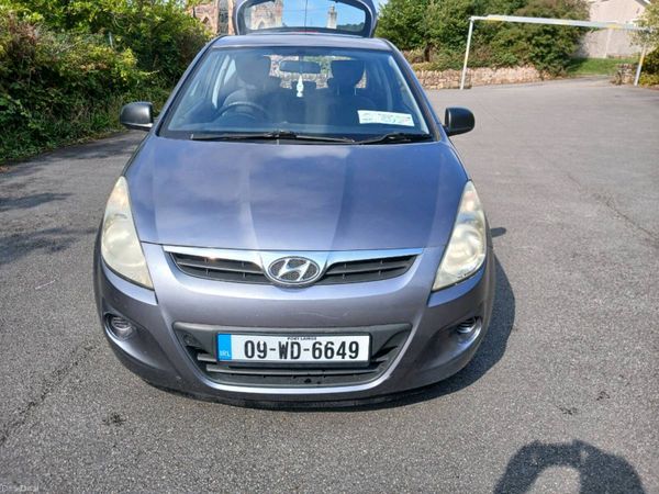 Hyundai i20 Hatchback, Petrol, 2009, Grey
