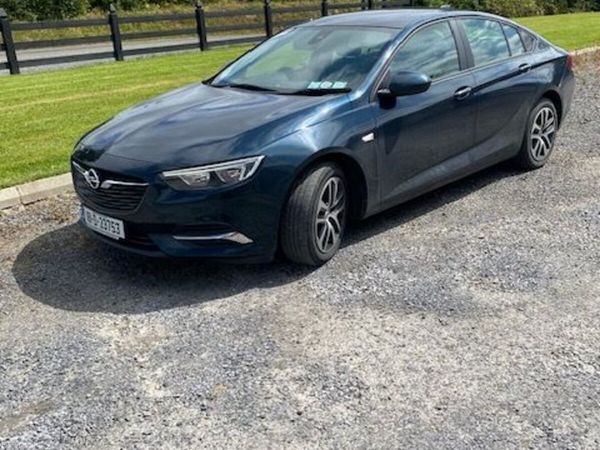 Opel Insignia Hatchback, Diesel, 2018, Green
