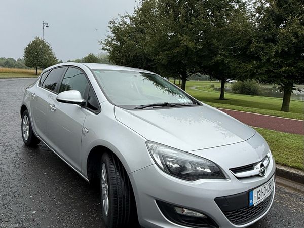 Opel Astra MPV, Petrol, 2013, Silver