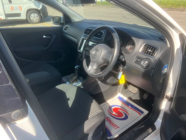 Volkswagen Polo Hatchback, Petrol, 2011, White