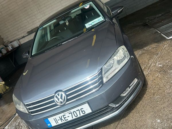 Volkswagen Passat Saloon, Diesel, 2011, Grey