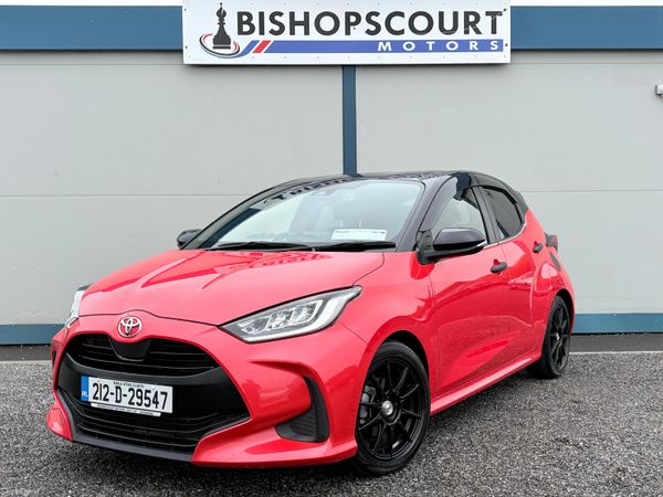 Toyota Yaris Hatchback, Petrol, 2021, Red
