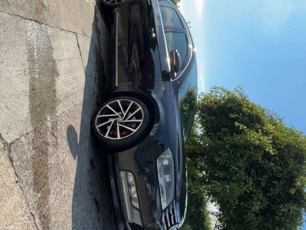 Volkswagen Passat Saloon, Diesel, 2011, Black