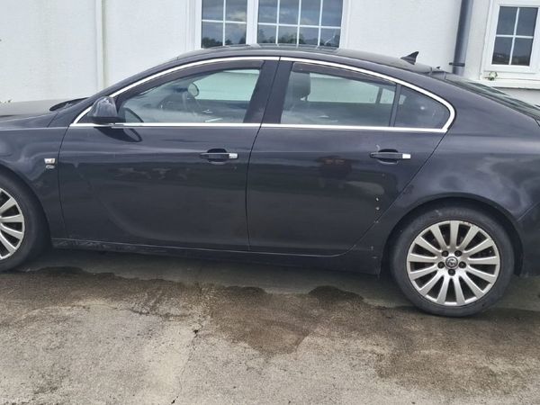 Vauxhall Insignia Hatchback, Diesel, 2010, Black