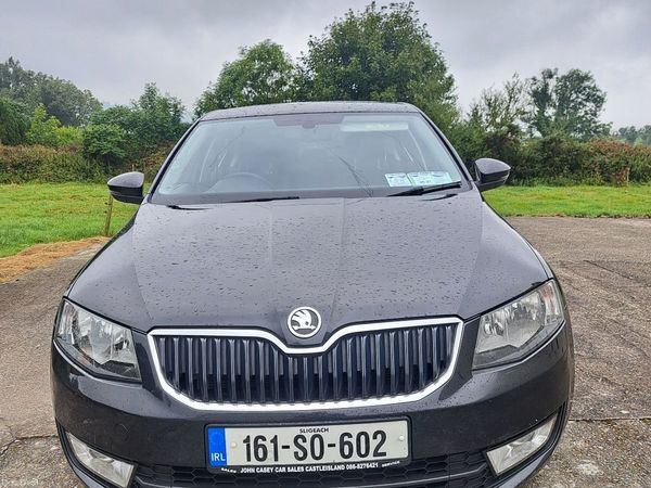 Skoda Octavia Saloon, Diesel, 2016, Black