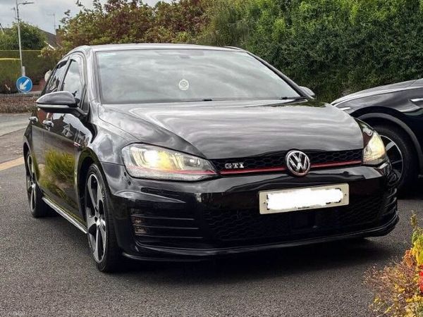 Volkswagen Golf Hatchback, Petrol, 2017, Black