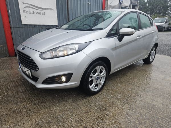 Ford Fiesta Hatchback, Petrol, 2013, Silver