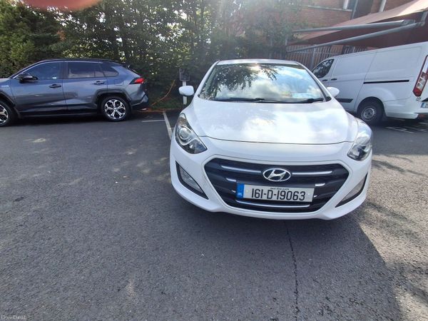 Hyundai i30 Hatchback, Petrol, 2016, White