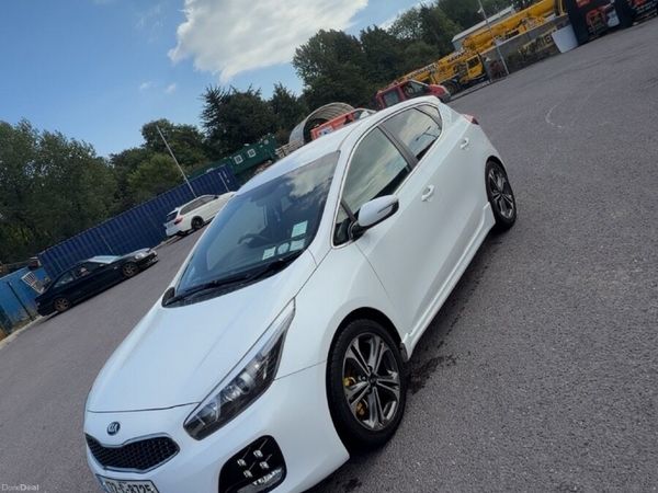 Kia Ceed Hatchback, Diesel, 2017, White
