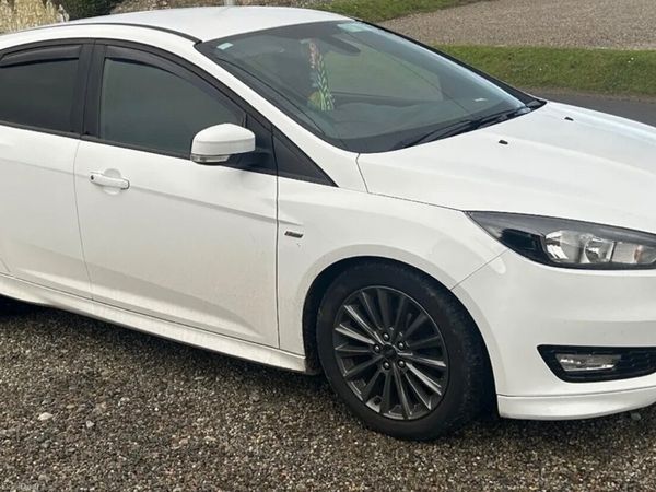 Ford Focus Hatchback, Diesel, 2017, White