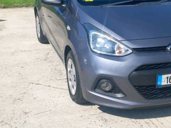 Hyundai i10 Hatchback, Petrol, 2016, Grey