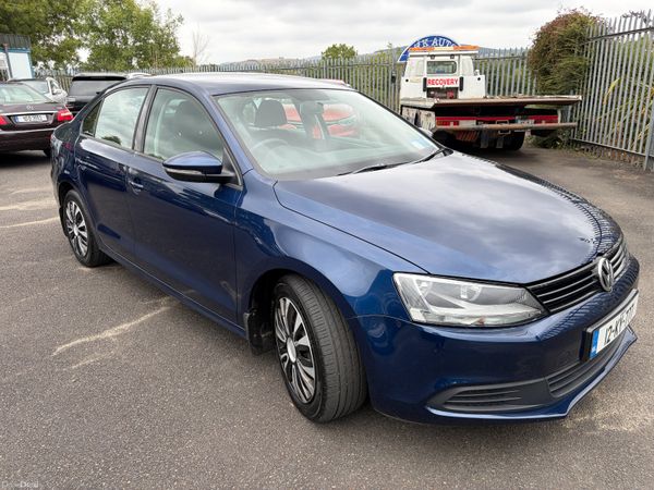 Volkswagen Jetta Saloon, Diesel, 2012, Blue
