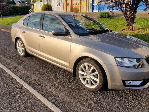 Skoda Octavia Saloon, Diesel, 2016, Beige