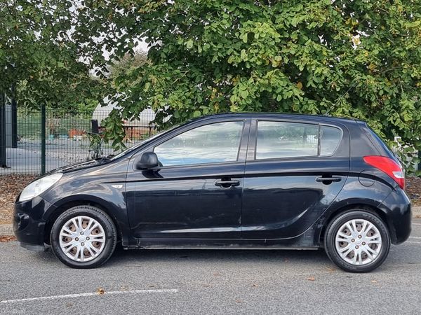 Hyundai i20 Hatchback, Petrol, 2009, Black