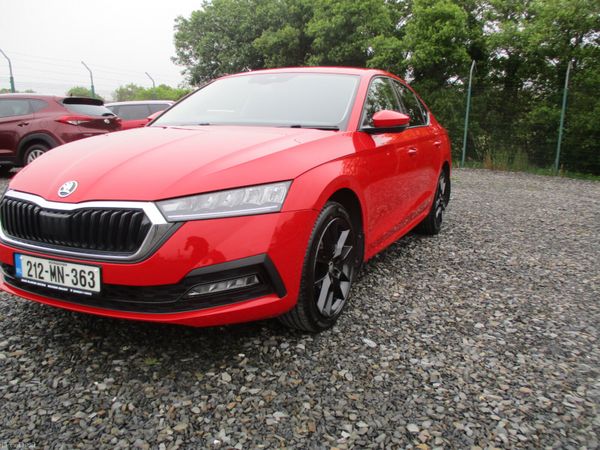 Skoda Octavia Saloon, Diesel, 2021, Red