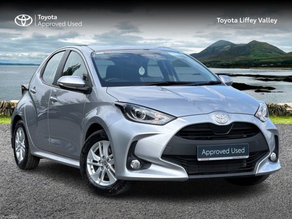 Toyota Yaris Hatchback, Petrol Hybrid, 2024, Silver