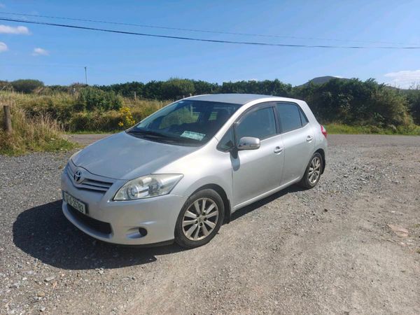 Toyota Auris Hatchback, Diesel, 2012, Silver
