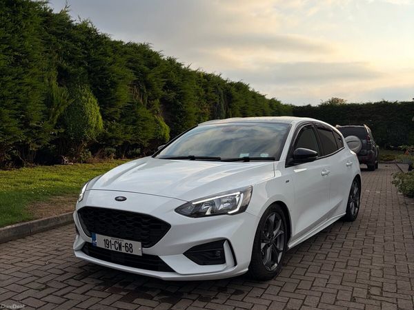 Ford Focus Hatchback, Petrol, 2019, White