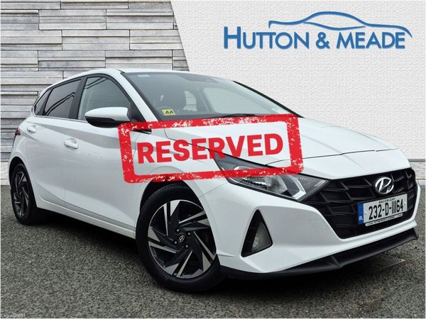 Hyundai i20 Hatchback, Petrol, 2023, White