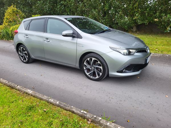 Toyota Auris MPV, Petrol Hybrid, 2015, Grey
