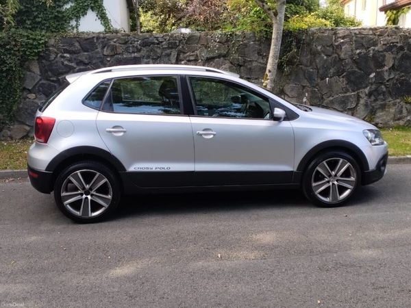 Volkswagen Polo Hatchback, Petrol, 2013, Black