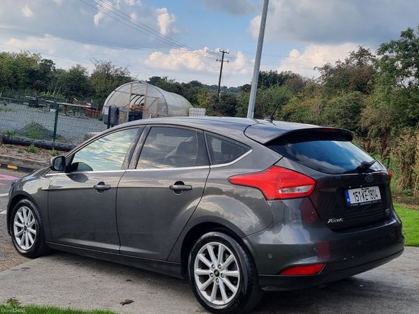 Ford Focus Hatchback, Petrol, 2015, Grey