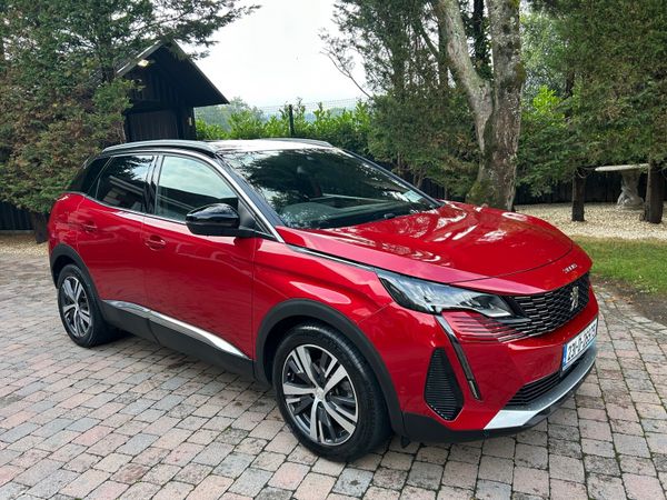Peugeot 3008 MPV, Petrol, 2023, Red