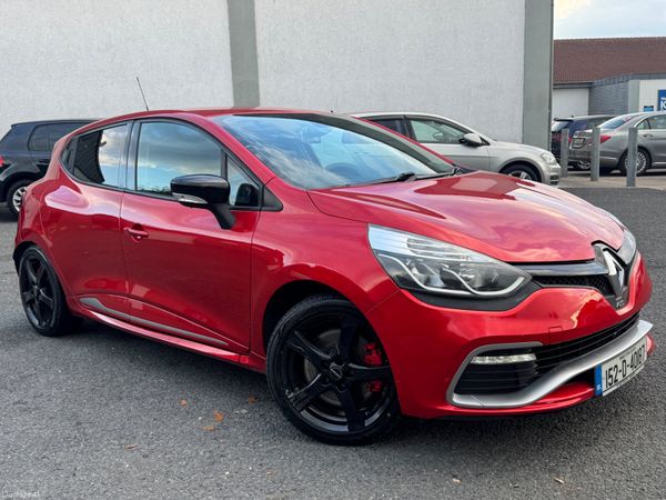 Renault Clio Hatchback, Petrol, 2015, Red