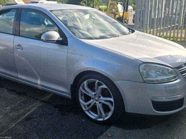 Volkswagen Jetta Saloon, Diesel, 2010, Silver
